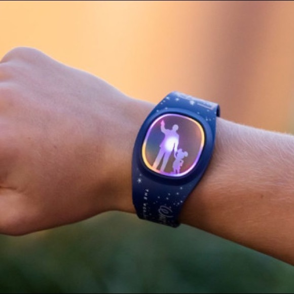 ❌SOLD❌ NEW Disney MAGICBAND+ MagicBand PLUS WDW 50th Anniversary Walt & Mickey - Picture 11 of 11